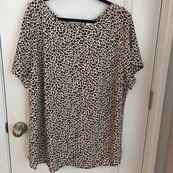 Plus size blouse - Picture 3 of 6